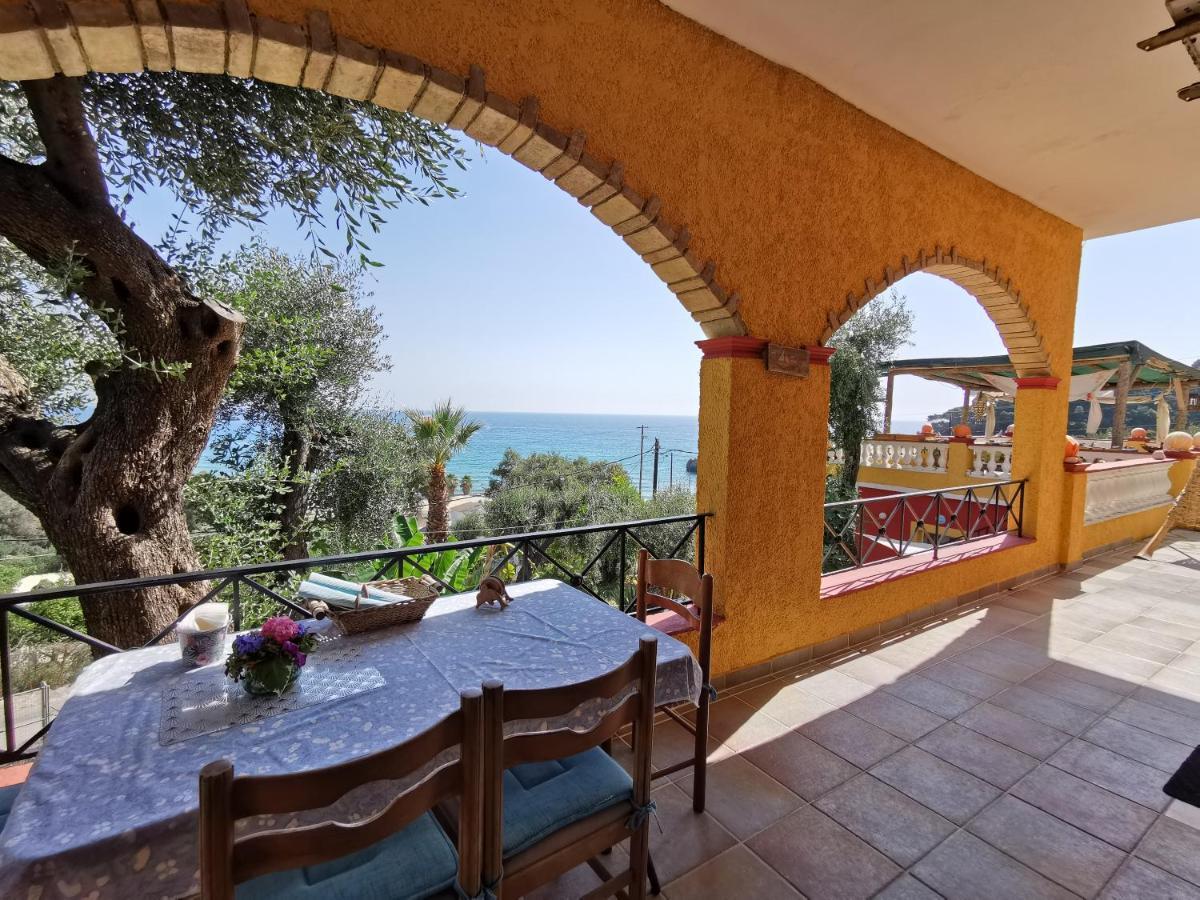 Pelekas Beach Apartments Rolling Stone Exterior photo