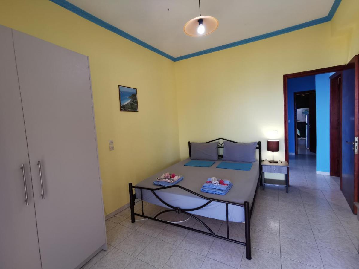 Pelekas Beach Apartments Rolling Stone Exterior photo